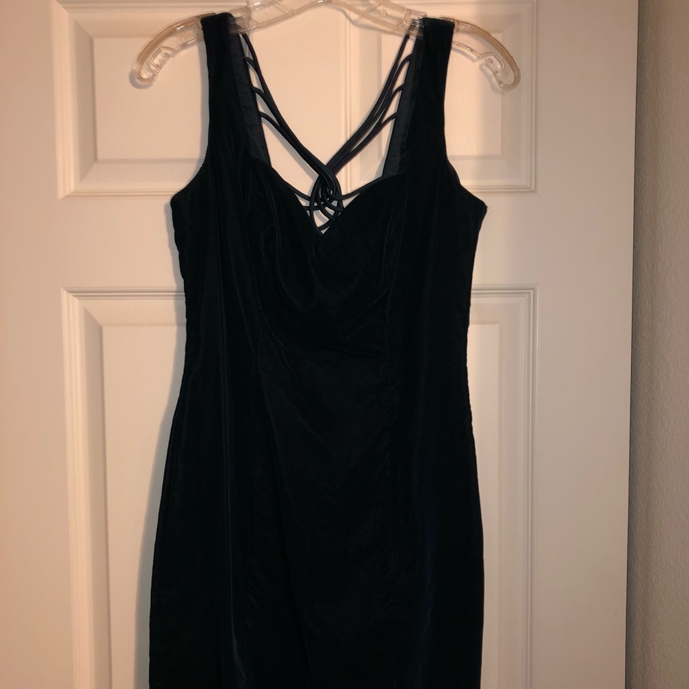 *NEVER WORN BEFORE* Emerald Green Velvet Dress